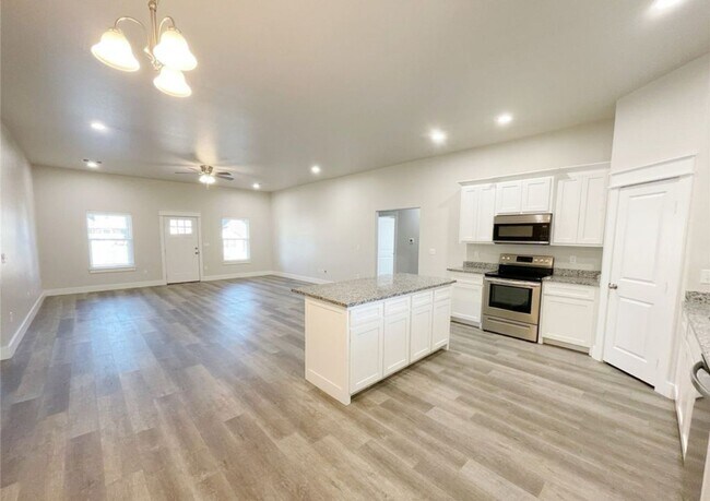 Building Photo - Amazing 4bd/ 2ba house in Silo School Dist...