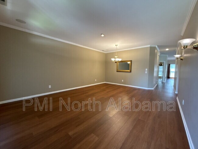 Foto del edificio - 134 Canterbury Dr