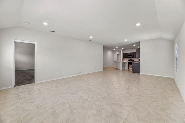 Building Photo - 806 Meadow Wood Ln