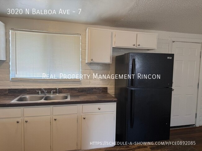 Building Photo - 3020 N Balboa Ave