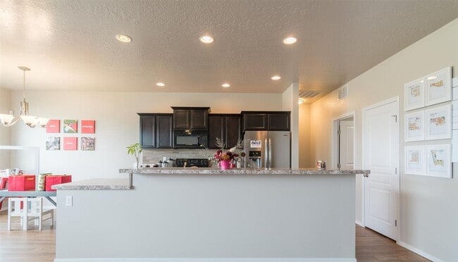Foto del edificio - Coming soon! Great location 4 bedroom 2 ba...