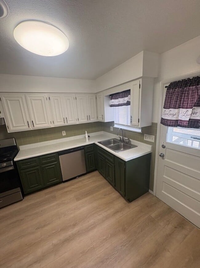 Building Photo - 3406 N Missouri Ave