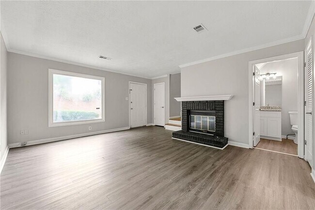 Foto del edificio - 218 Mill Creek Pl