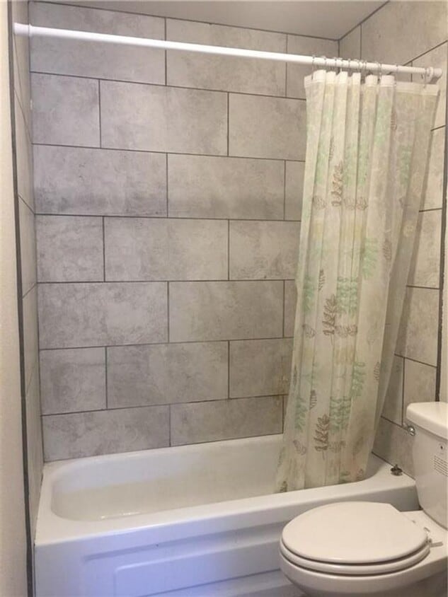 Interior Photo - 6100 S Wilkerson St