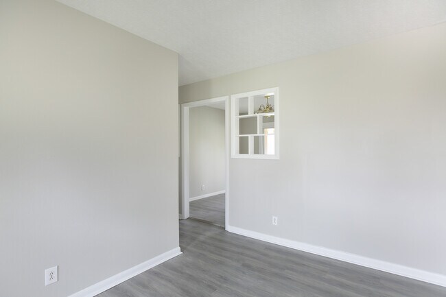 Building Photo - 304 Longhorn Dr