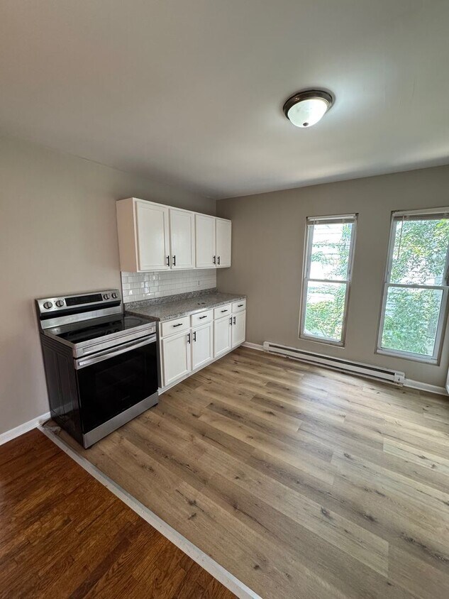 Foto principal - 303 S 4th St