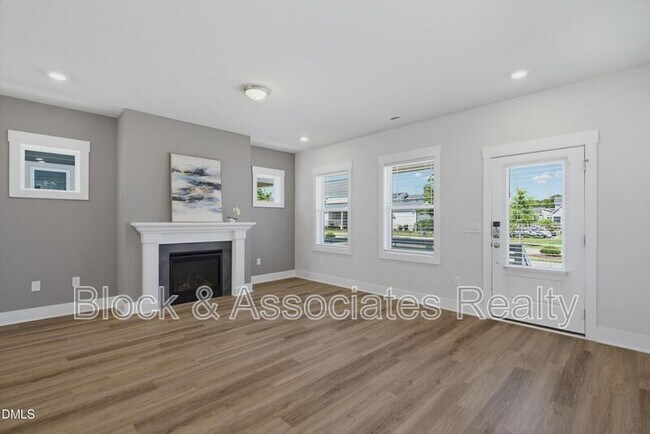 Foto del edificio - 682 Vine Pkwy