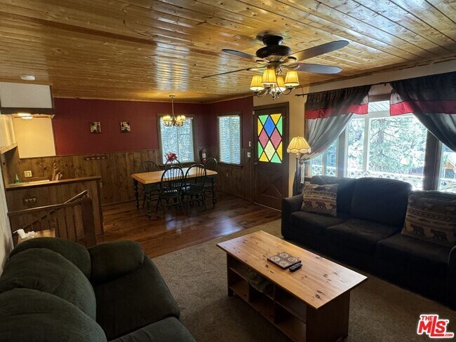 Foto del edificio - 42696 Cougar Rd