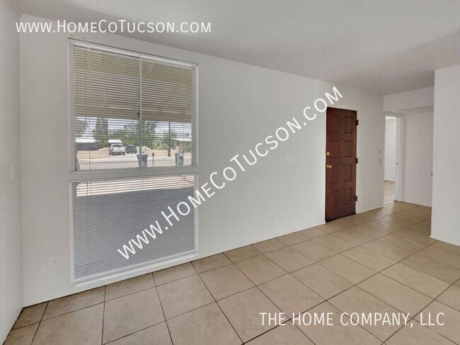 Building Photo - 3966 E Sylvane Dr