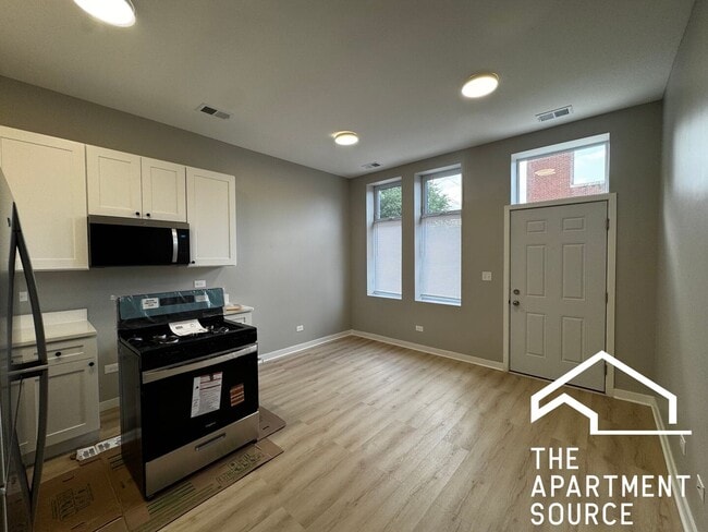 Foto del edificio - 4007 W School St