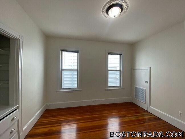 Foto del edificio - 299 Lexington St