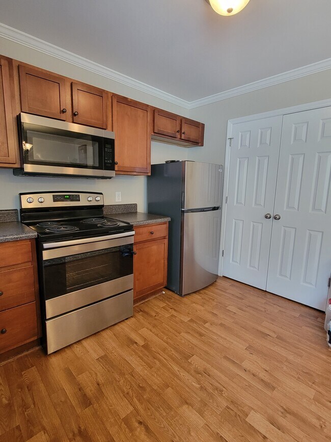 1500 Manning Forest Dr, Greenville, NC 27834 Townhome Rentals in