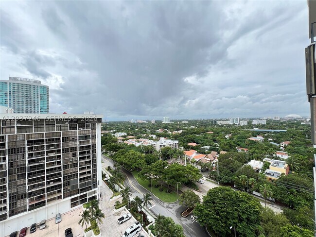 Foto del edificio - 1901 Brickell Ave