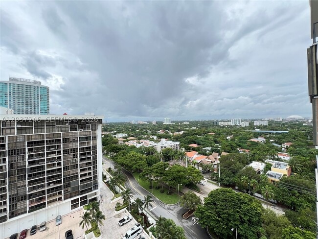 Building Photo - 1901 Brickell Ave