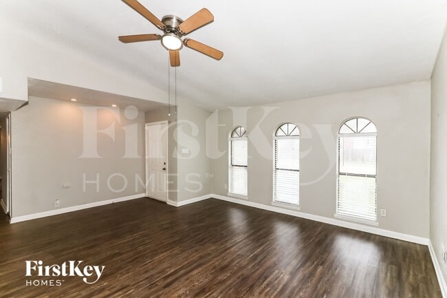 Building Photo - 6914 Pickett Dr