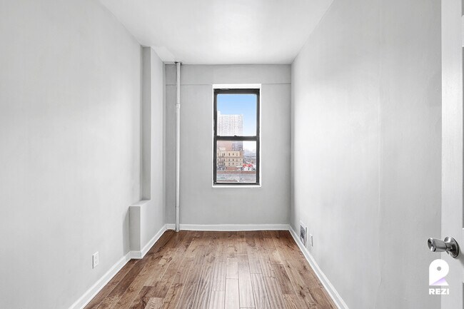 Foto del edificio - 665 Lenox Ave