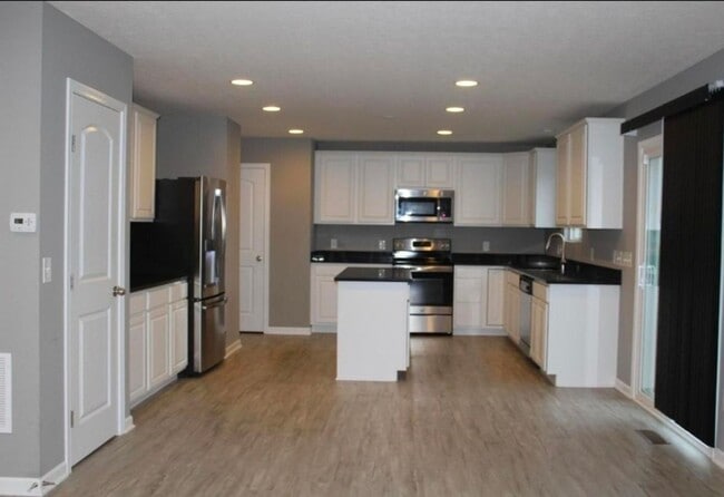Building Photo - Stunning 3-bedroom, 3.5-bathroom home in Reynoldsburg