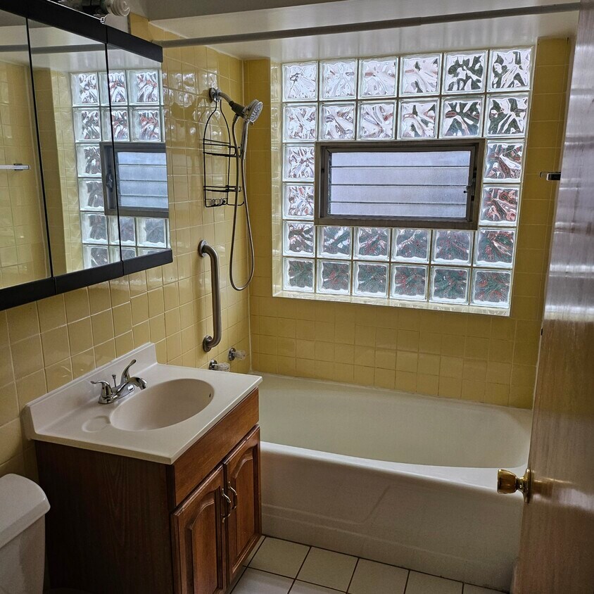 Foto del edificio - 6360 W Eddy St