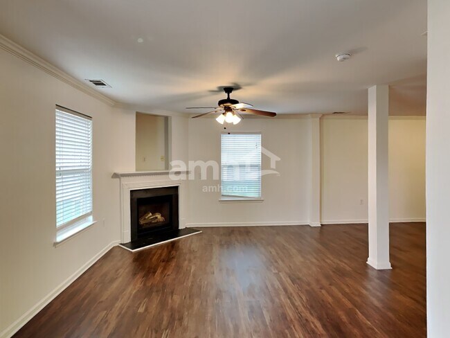 Foto del edificio - 704 Overlook Rd