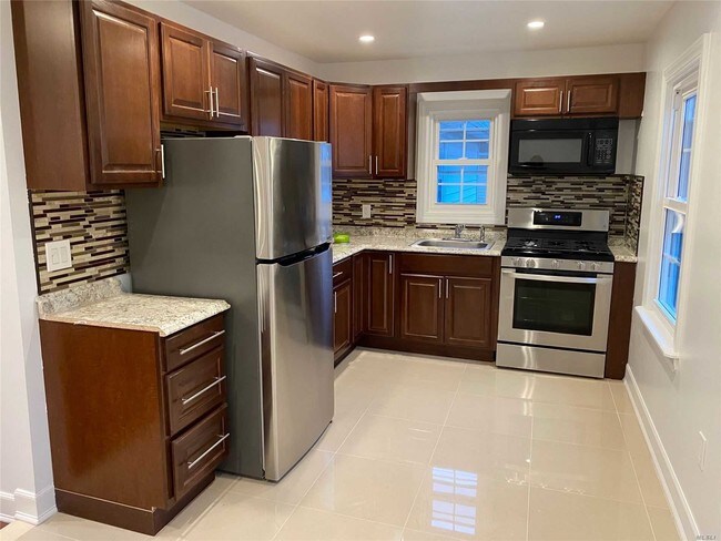 Building Photo - 87-25 117th St