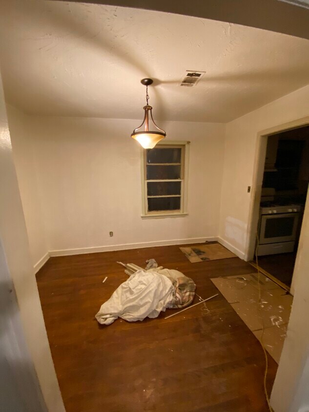 Primary Photo - 2255 W Ridgeway St