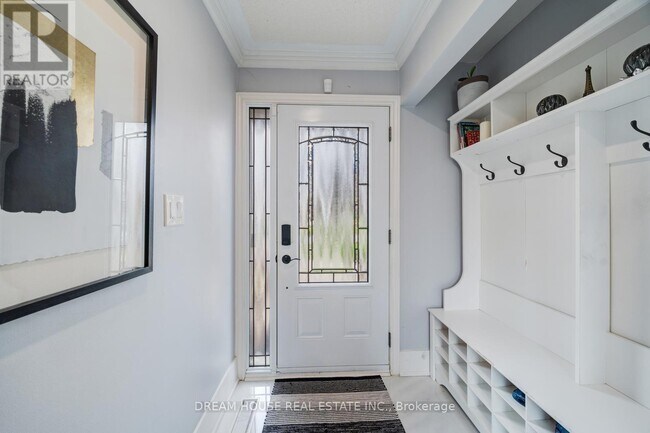 Photo du bâtiment - 73 Hewitt Crescent