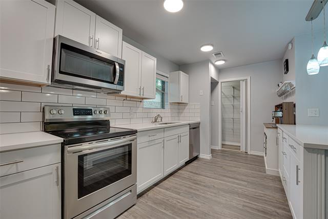 Building Photo - 906 Foxe Basin Dr
