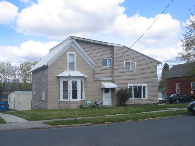 Building Photo - 224 W 1st St