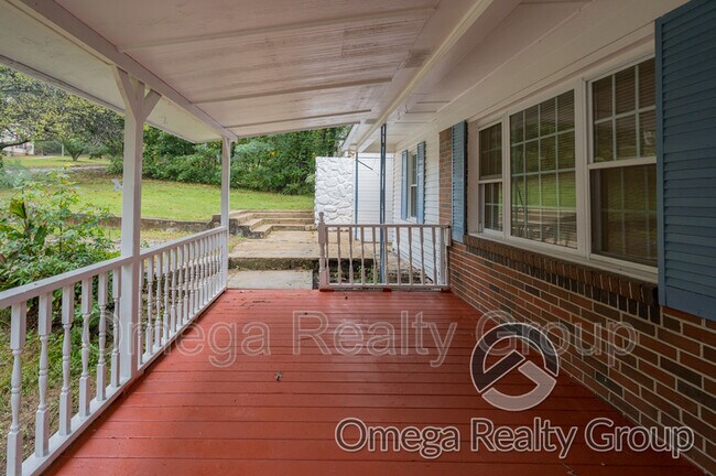 Foto del edificio - 2165 Wayne Rd