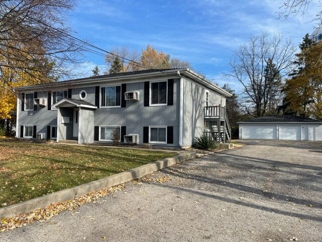 Building Photo - 565 Drom Ct