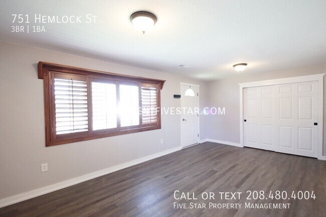 Building Photo - 751 Hemlock St