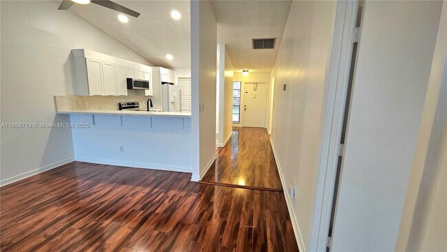 Foto del edificio - 1189 NW 122nd Ter