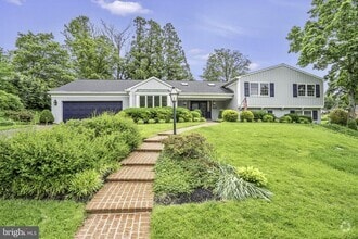 Building Photo - 7203 Marine Dr