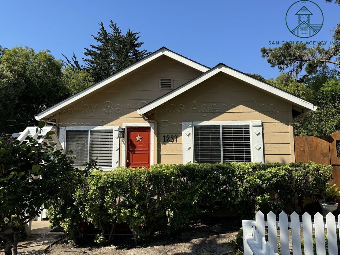 Primary Photo - Adorable Two Bedroom Pacific Grove Home
