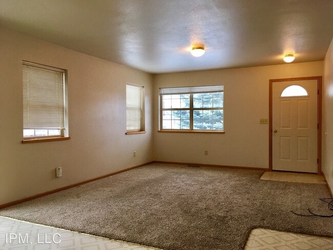 Building Photo - 3 br, 2 bath House - 757 Meagher Ave