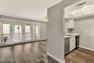 Building Photo - 6646 La Mirada Dr E