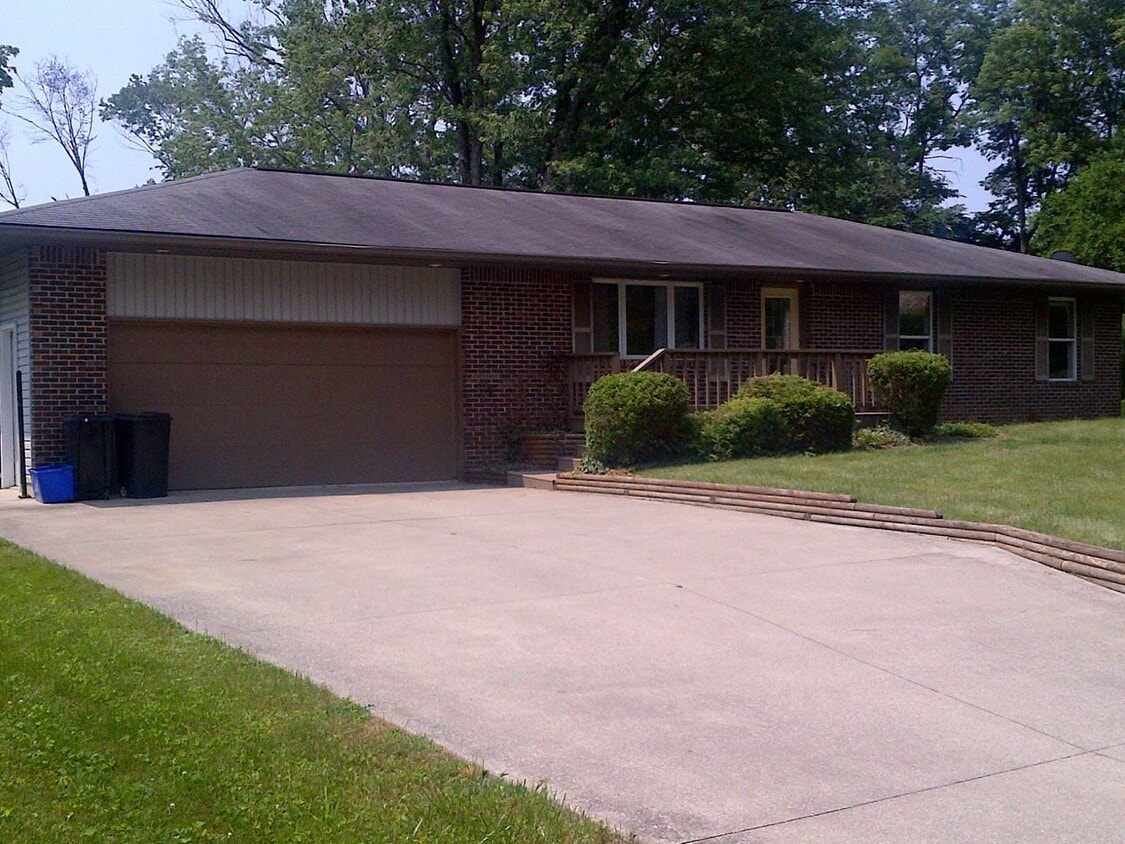 Primary Photo - NEWLY Renovated 3 BED/2 BA Home!