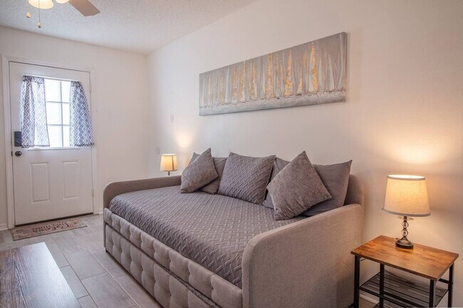 Foto del edificio - 3037 Peel Ave