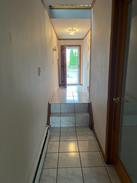 Building Photo - 295 Greaves Ave