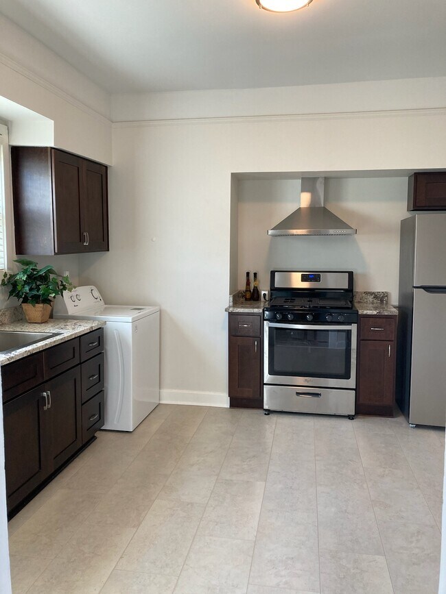 Foto del edificio - 8810 Oleander St