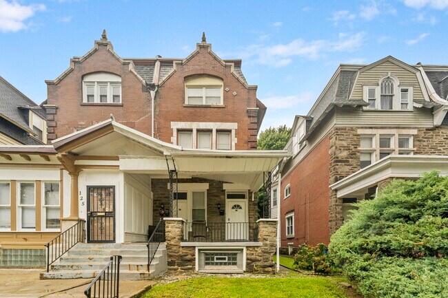 Foto del edificio - 127 E Durham St