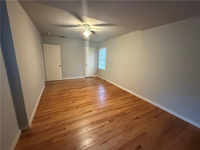 Foto del edificio - 120 Paris Ave