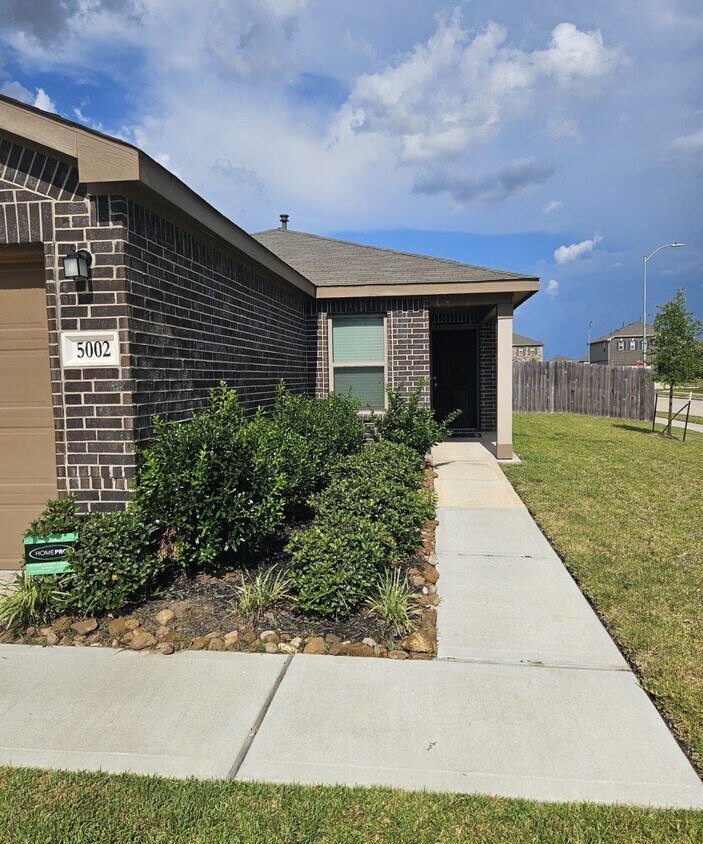 Primary Photo - 5002 Gazelle Leap Ln