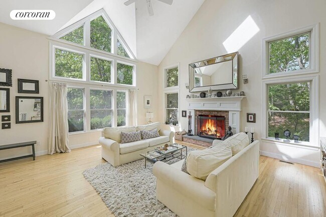 Foto del edificio - 3 Hollow Tree Ln