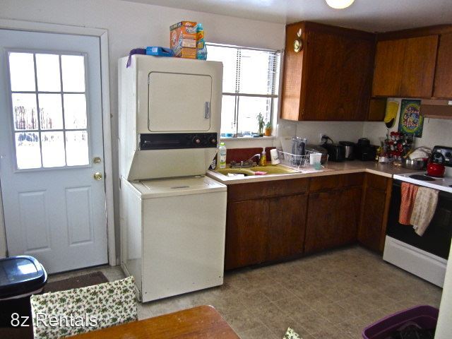 Foto del edificio - 3 br, 1.5 bath House - 3235 Euclid Avenue