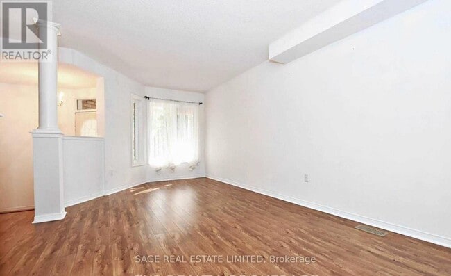 Building Photo - 833 Scollard Ct