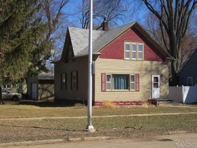 Primary Photo - 104 NE 8th St