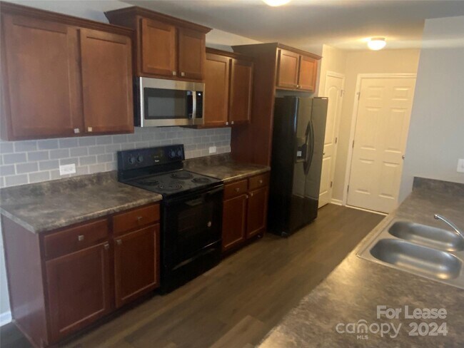 Foto del edificio - 3857 Streamside Dr