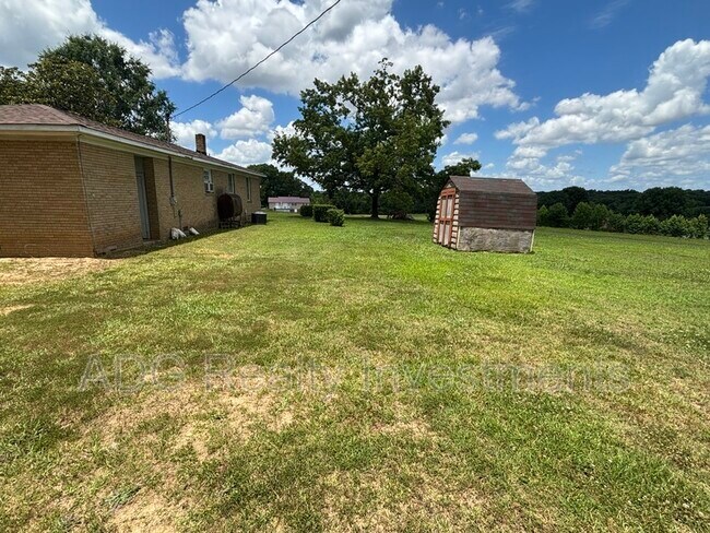 Building Photo - 5019 Old Goldmine Rd