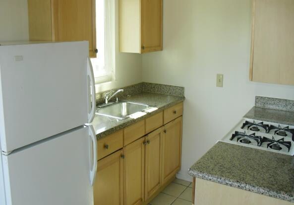 Kitchen - 2011 10th Ave
